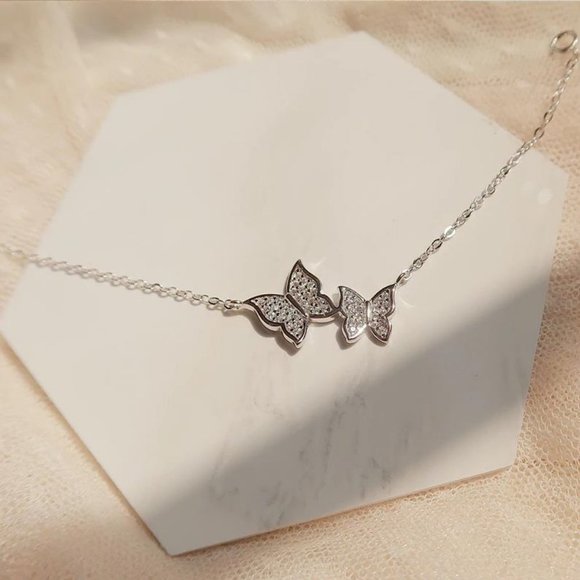 NEW 925 Sterling Silver Diamond Butterfly Bracelet - Picture 4 of 5
